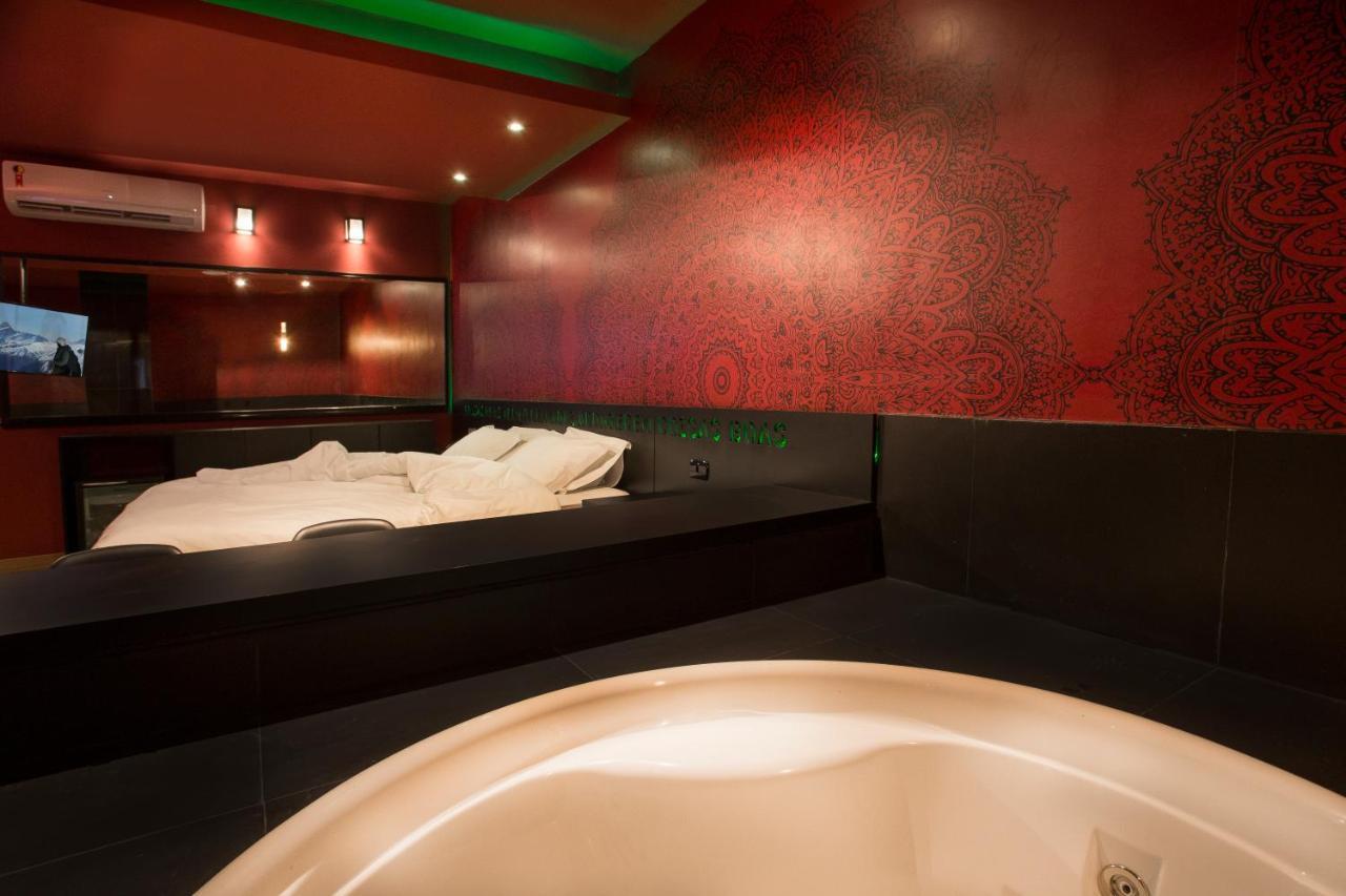 Tout Motel (Adults Only) كامبيناس المظهر الخارجي الصورة